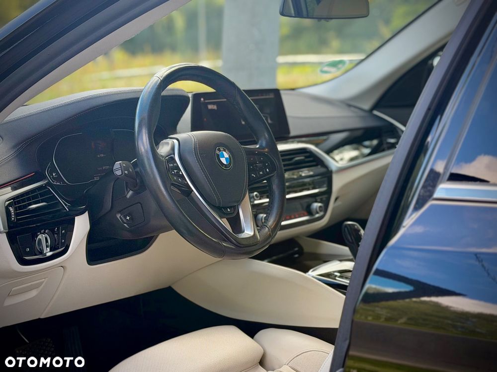 BMW Seria 5 540d xDrive mHEV Luxury Line - 20