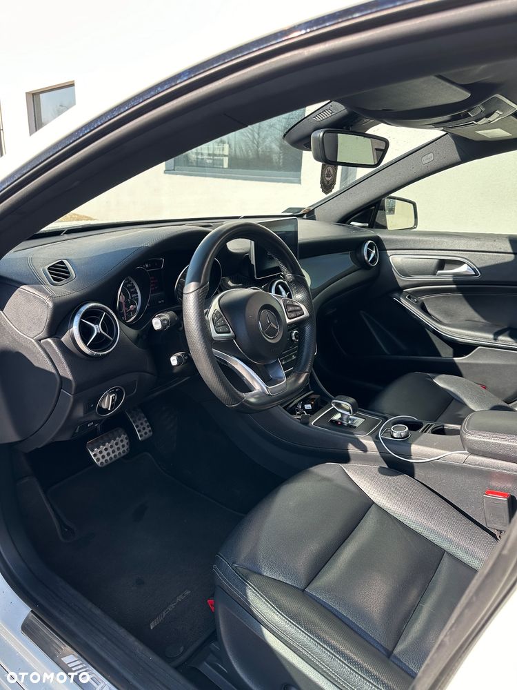 Mercedes-Benz CLA 45 AMG 4-Matic - 11