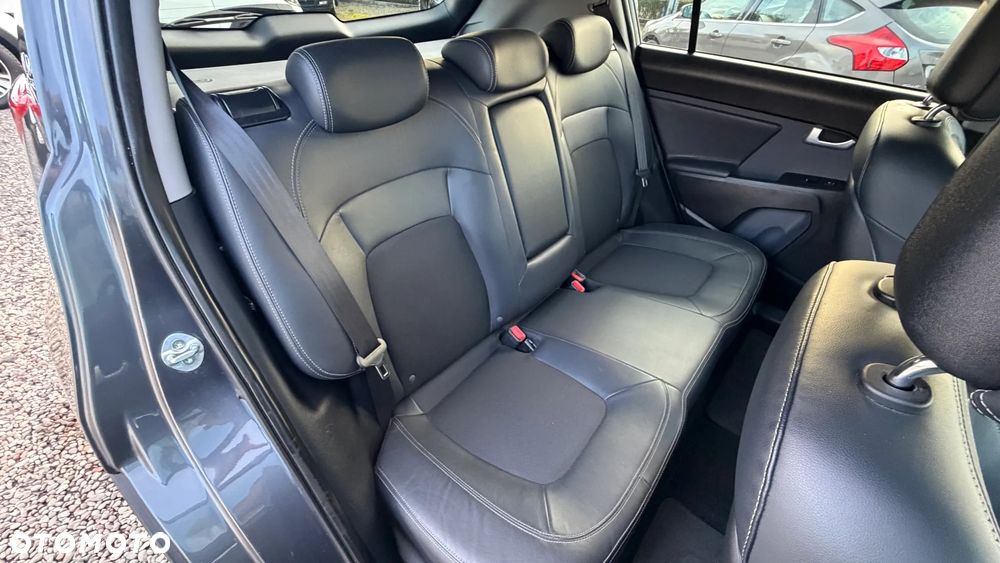 Kia Sportage 2.0 CVVT 2WD Automatik Spirit - 33
