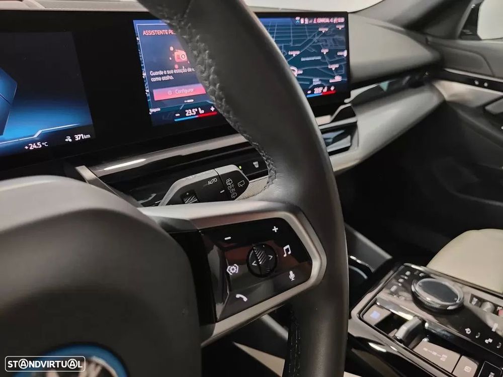 BMW i5 Touring eDrive40 - 53