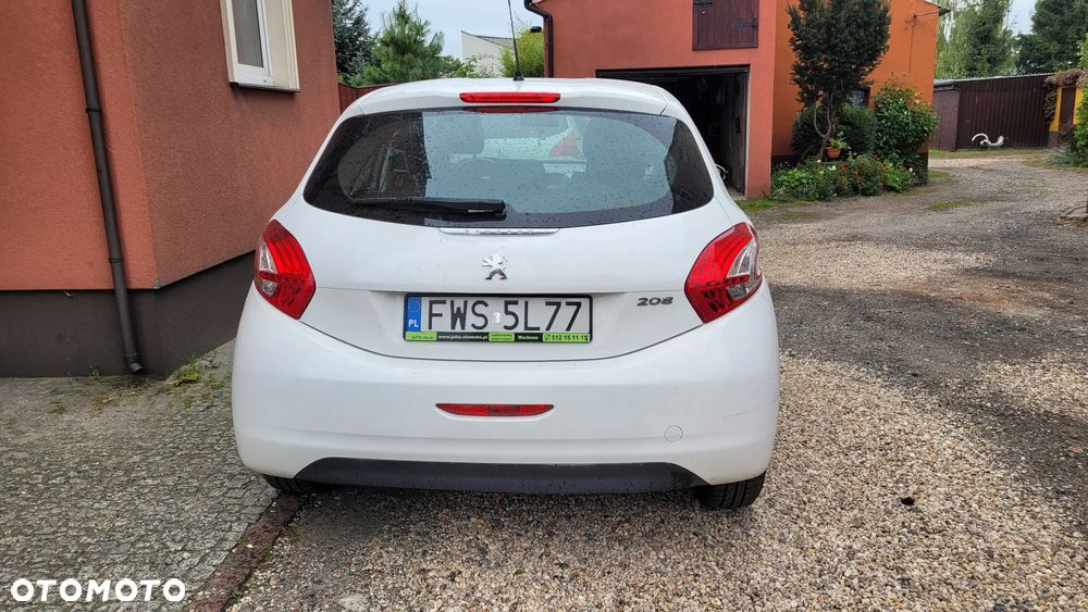 Peugeot 208 - 4