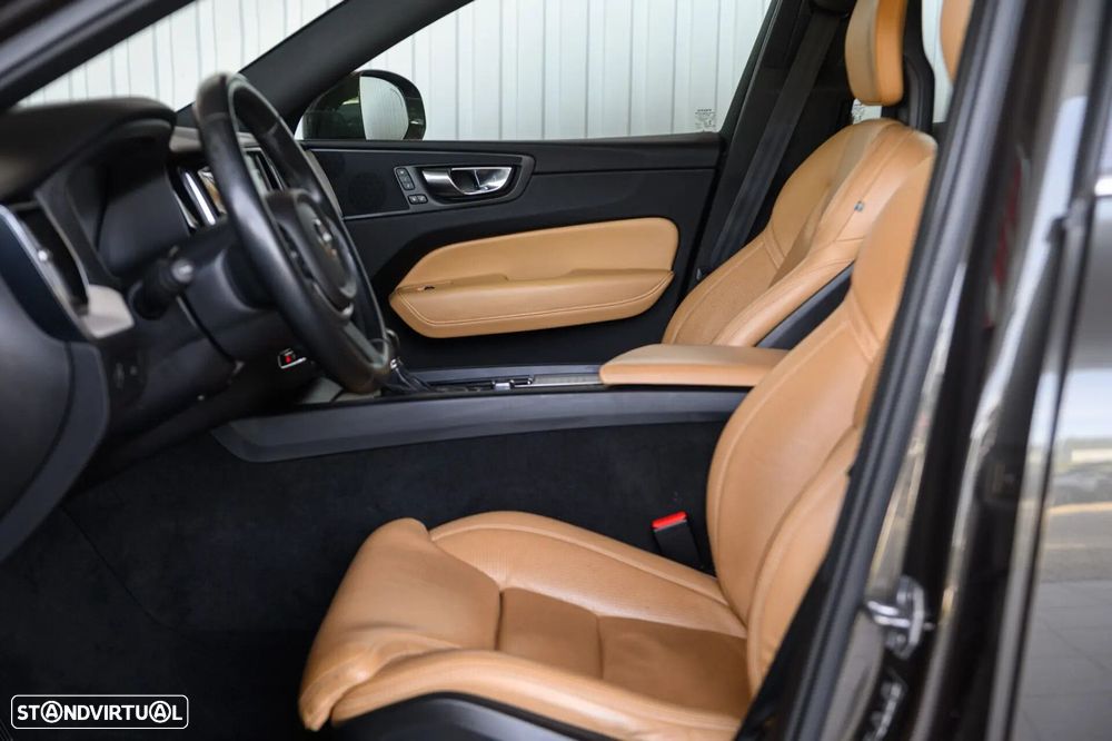 Volvo XC 60 2.0 D4 Inscription AWD Geartronic - 27