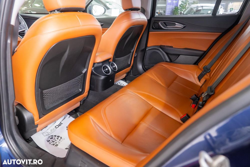 Alfa Romeo Giulia 2.2 - 21