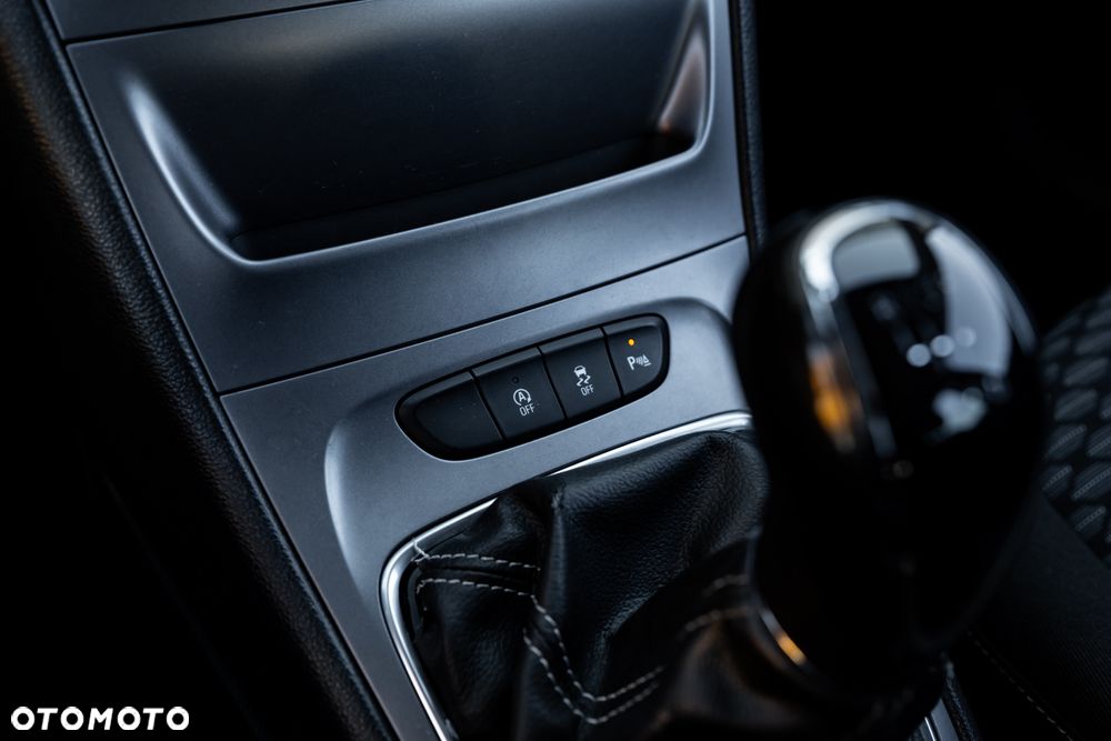 Opel Astra 1.4 Turbo Dynamic - 32