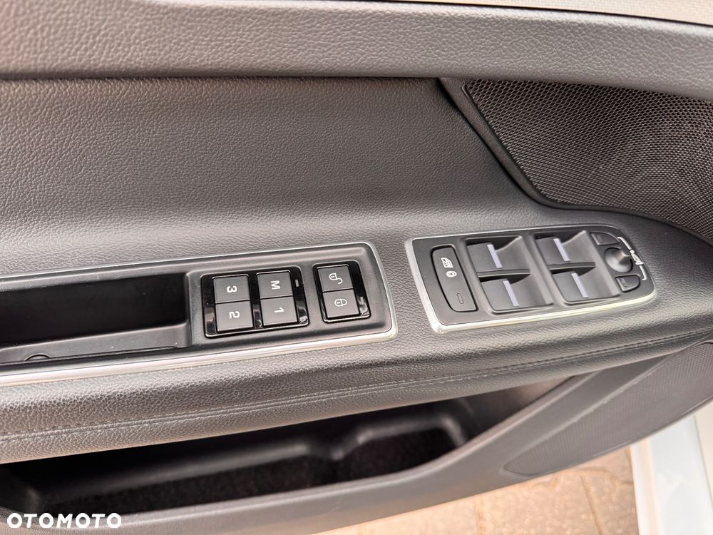 Jaguar XF 20d Prestige - 26