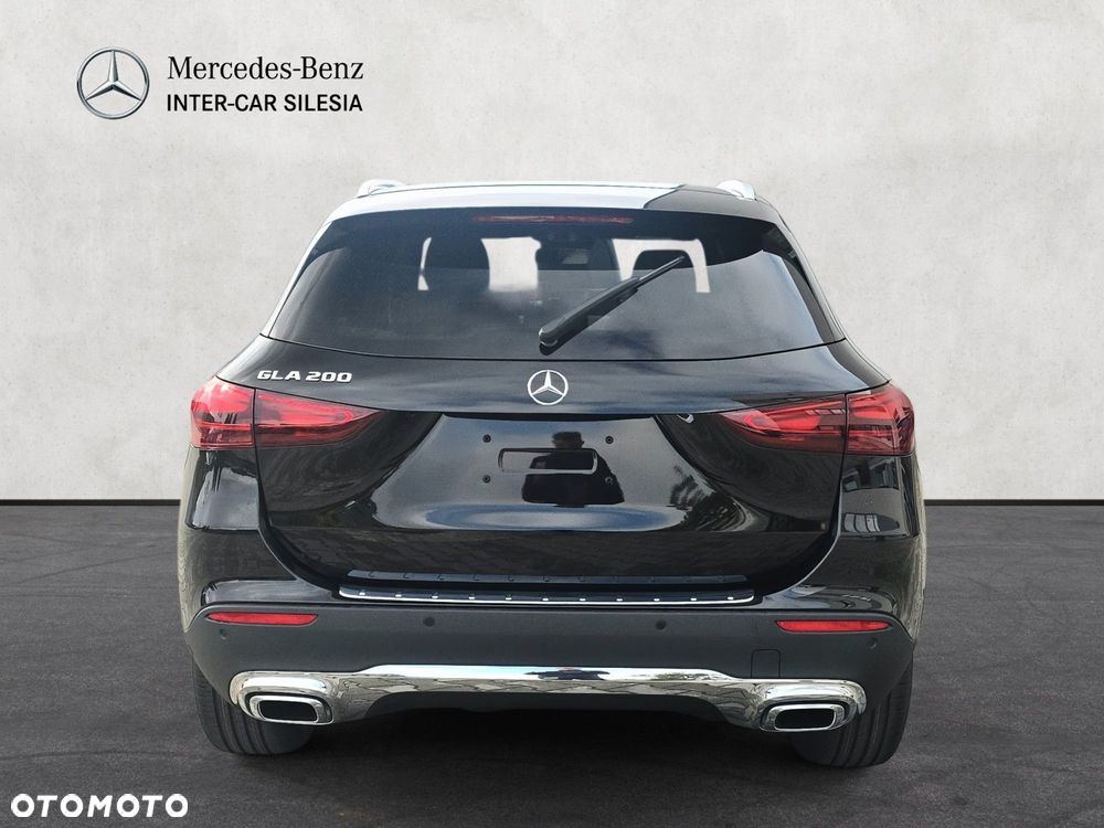 Mercedes-Benz GLA - 6