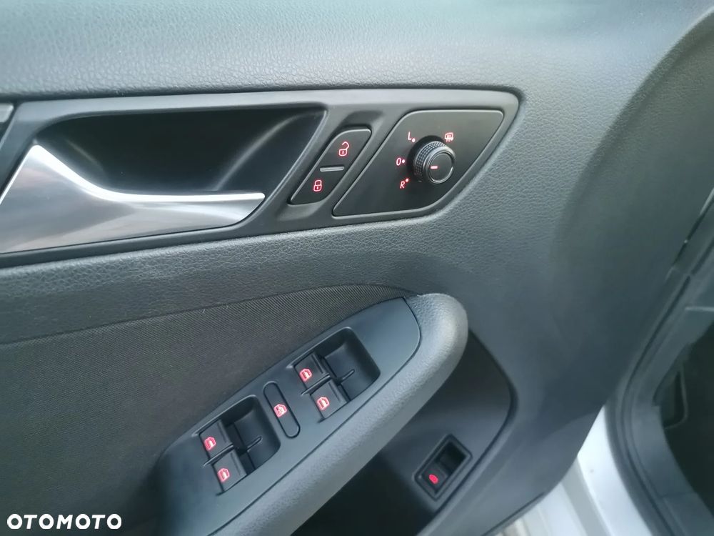 Volkswagen Jetta 2.0 TDI BlueMotion Technologie - 16