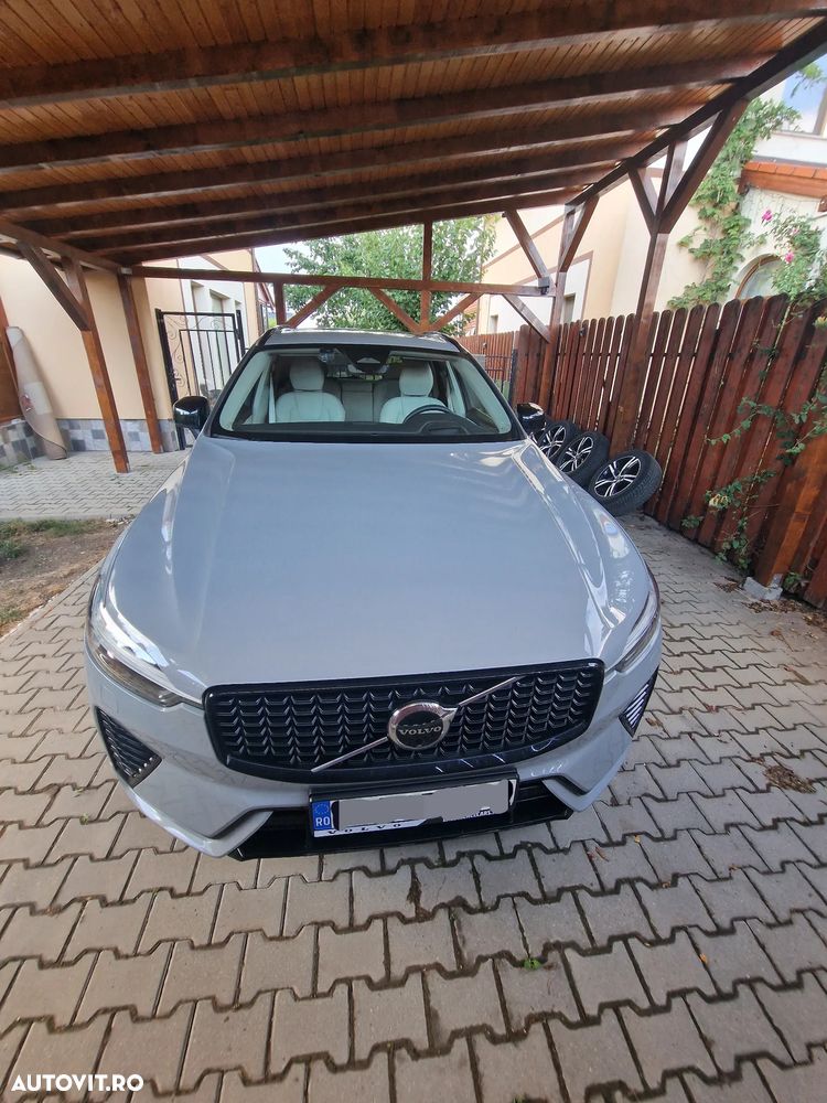 Volvo XC 60 B5 AT AWD MHEV Ultra Dark - 8
