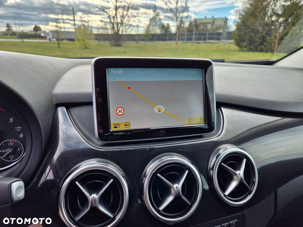 Mercedes-Benz Klasa B 180 CDI (BlueEFFICIENCY) 7G-DCT - 33