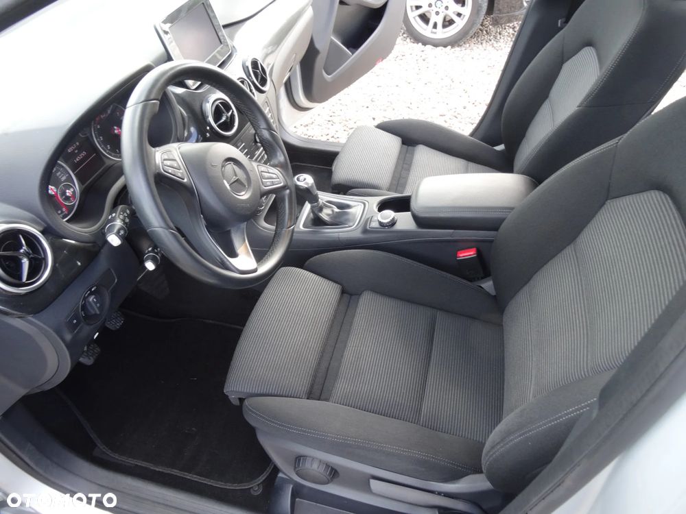 Mercedes-Benz Klasa B 180 (BlueEFFICIENCY) - 13