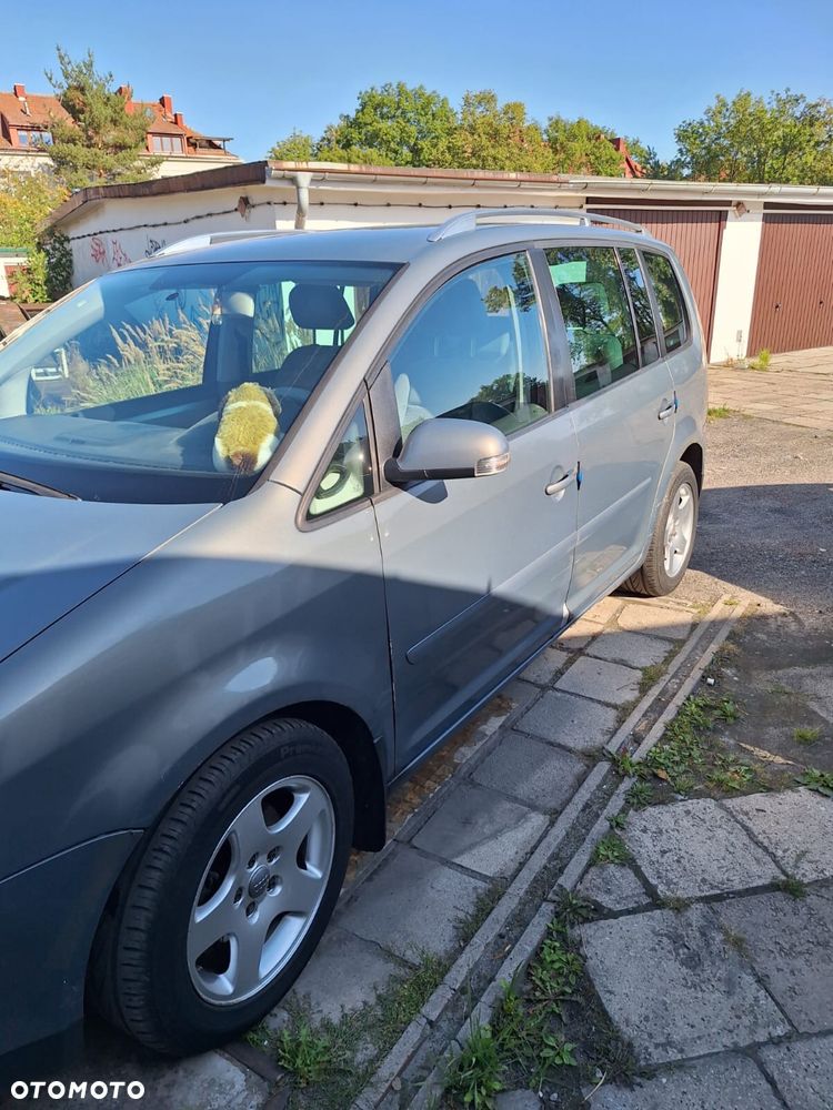Volkswagen Touran - 3