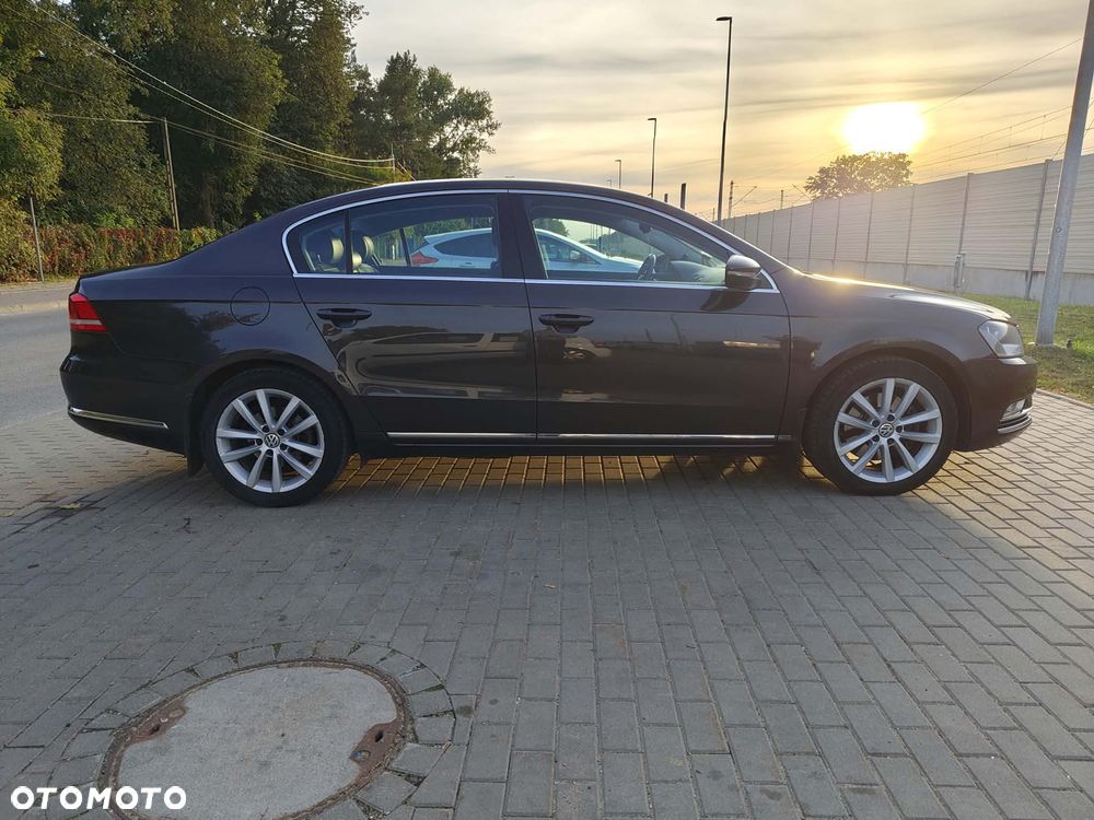 Volkswagen Passat - 10