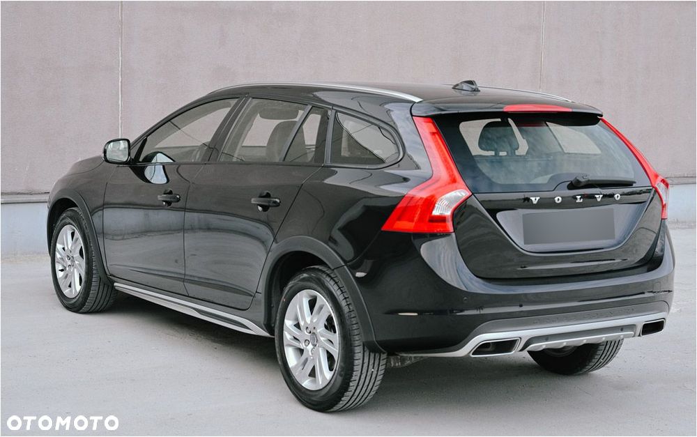 Volvo V60 Cross Country D4 Geartronic Summum - 3