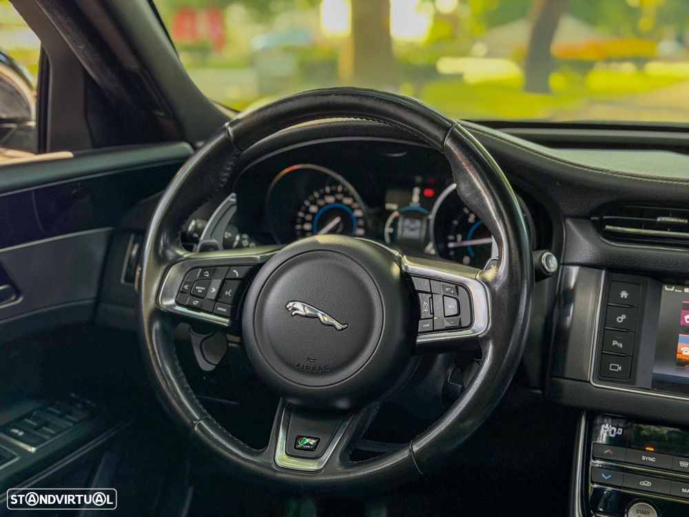 Jaguar XF 20d AWD Aut. R-Sport - 14