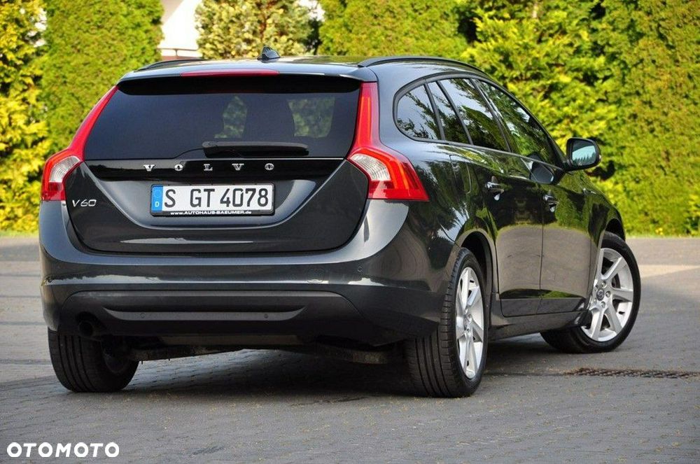 Volvo V60 D3 Momentum - 14