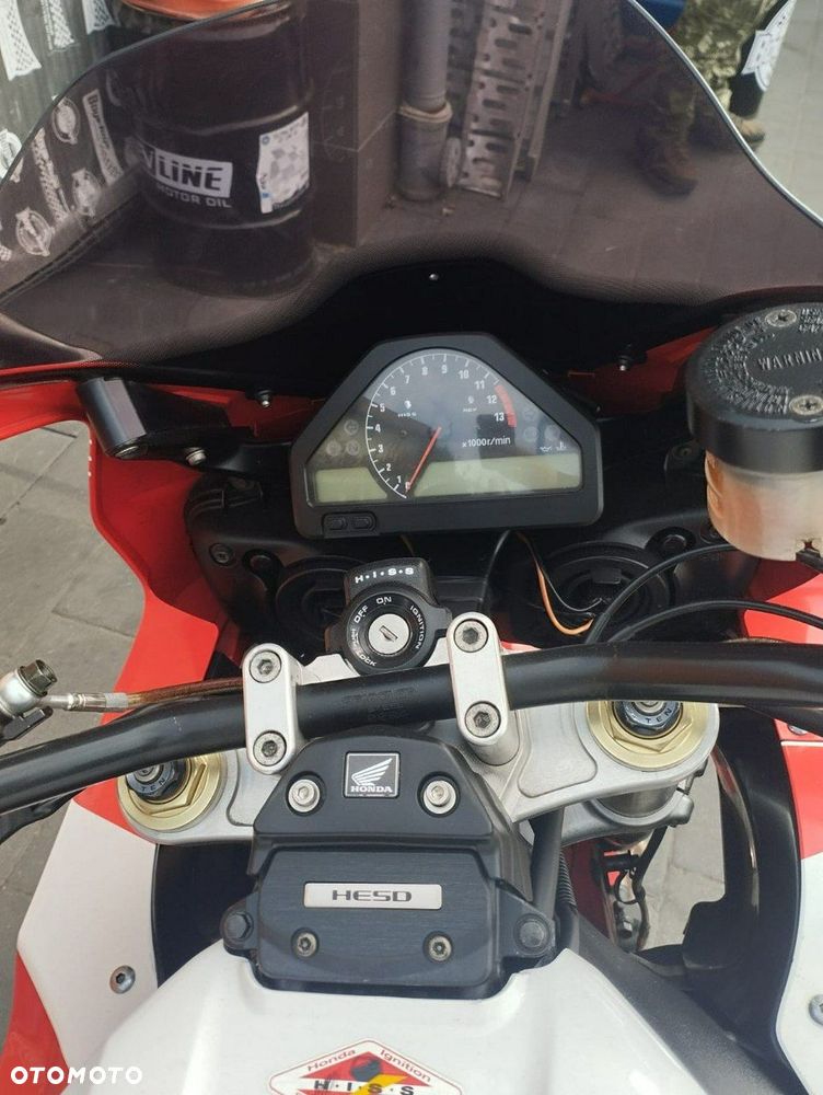 Honda CBR - 8