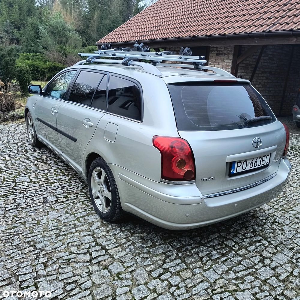 Toyota Avensis 2.2 D-4D Prestige - 3