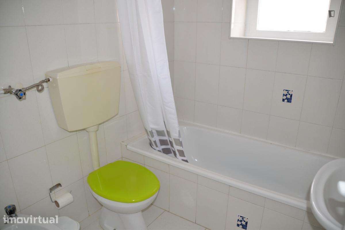 Quarto - localizado em Olivais Coimbra - Grande imagem: 3/18