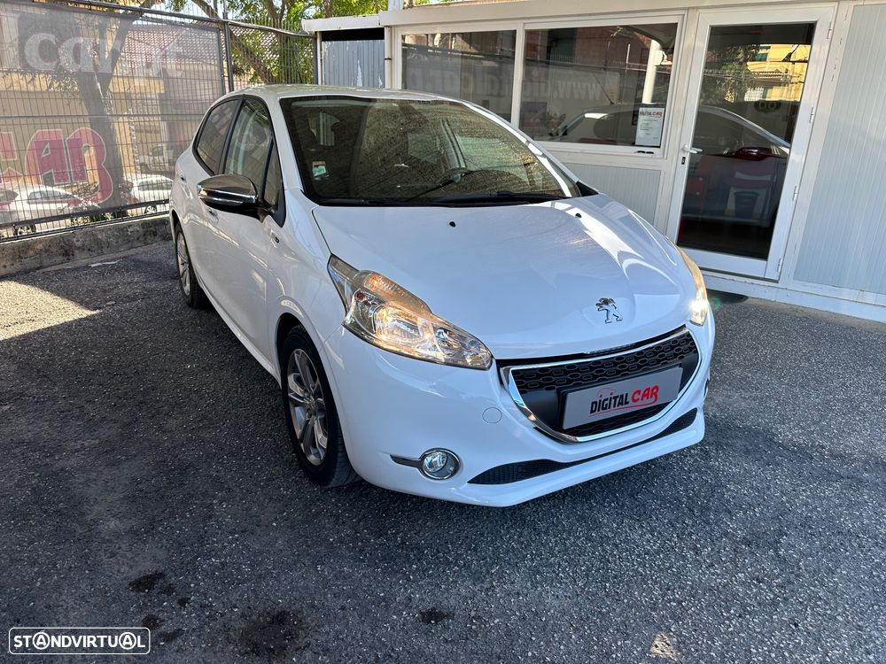 Peugeot 208 2014 photo 3