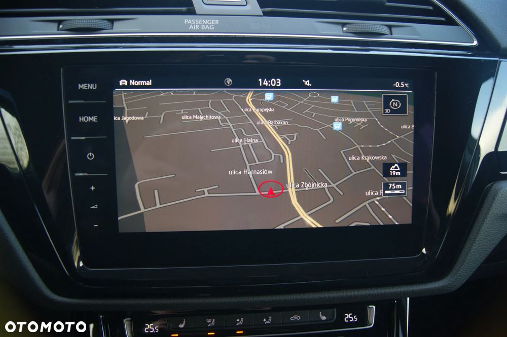 Volkswagen Touran 2.0 TDI BMT Highline DSG - 27