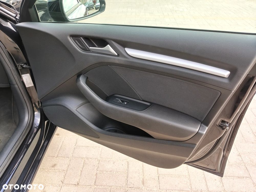 Audi A3 Sportback 1.4 TFSI S tronic Ambiente - 19