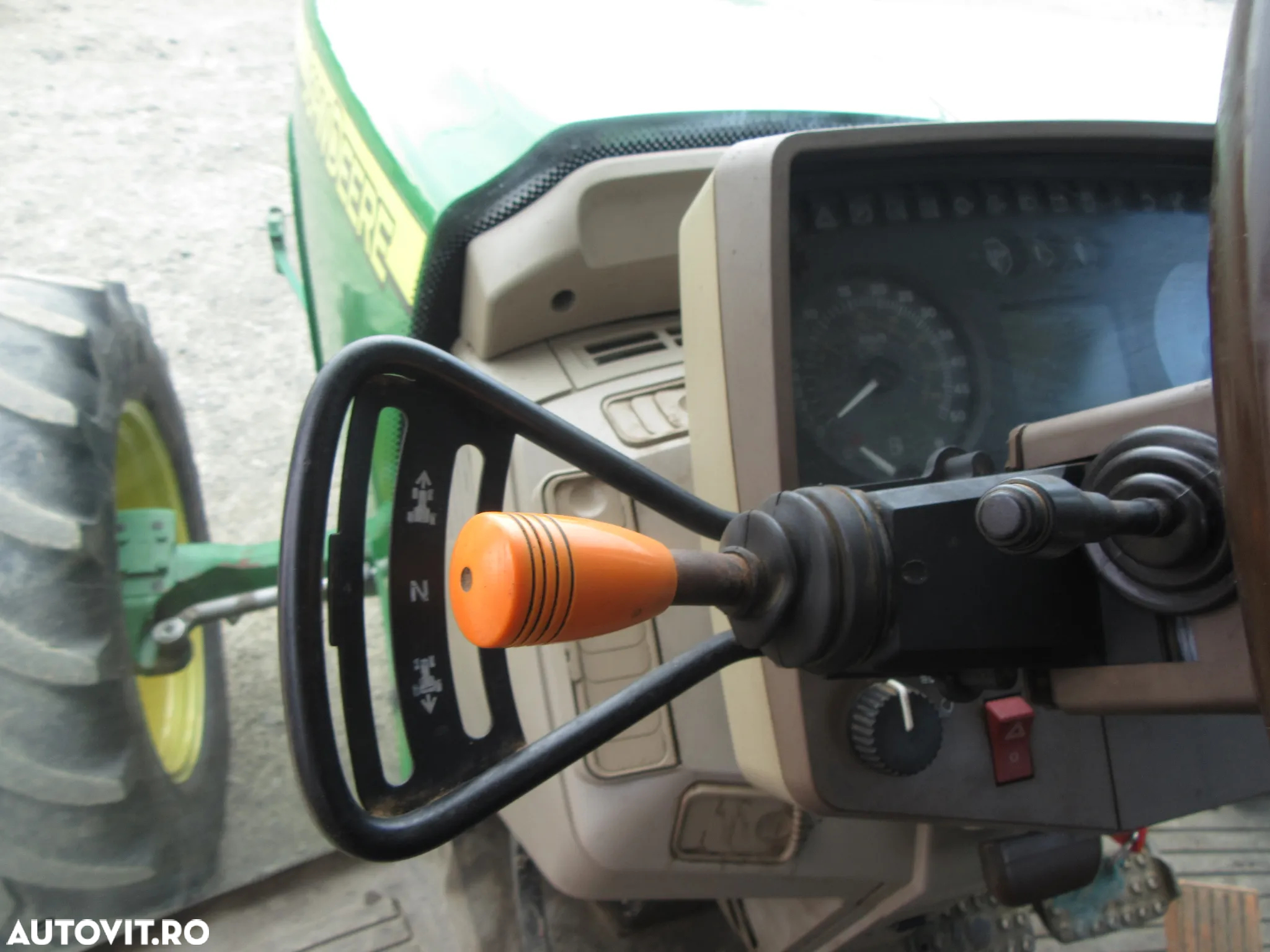 John Deere 6220 - 12