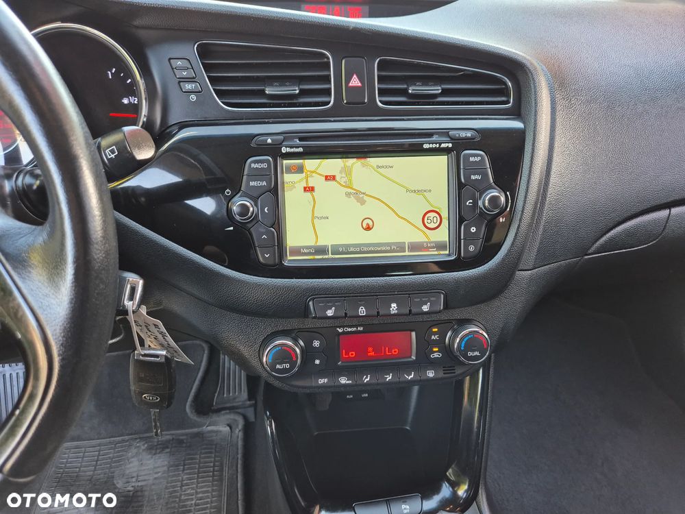 Kia Ceed 1.6 CRDi 128 Platinum Edition - 35