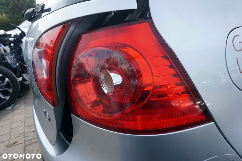 LAMPA TYLNA PRAWA GOLF V 5D HB  VOLKSWAGEN 2003-2009 - 1