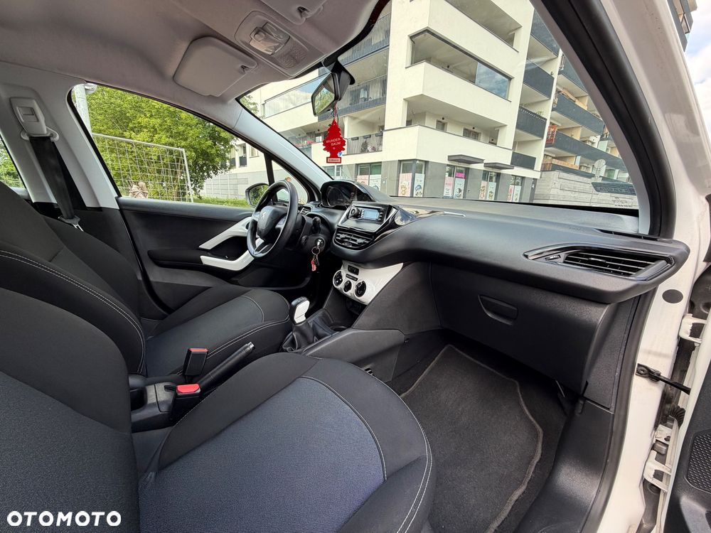 Peugeot 208 1.2 PureTech Active - 12