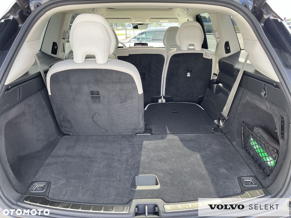 Volvo EX90 - 38