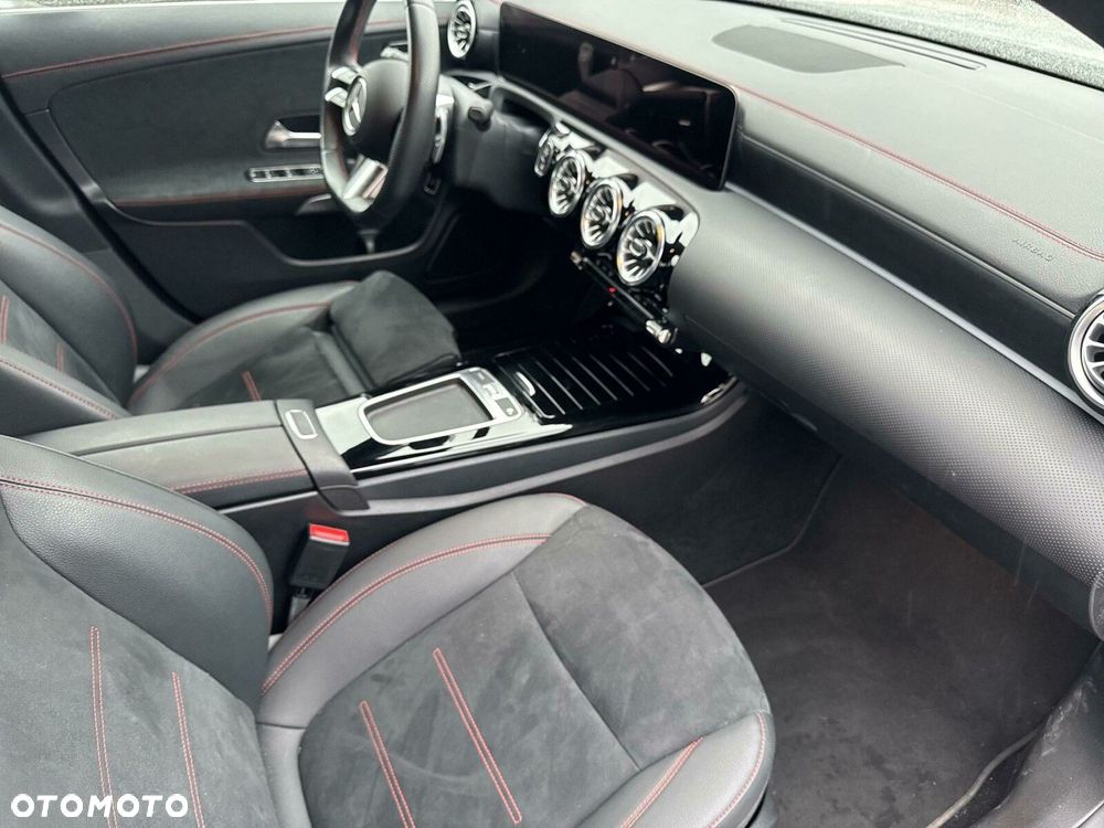 Mercedes-Benz CLA 200 AMG Line 7G-DCT - 20