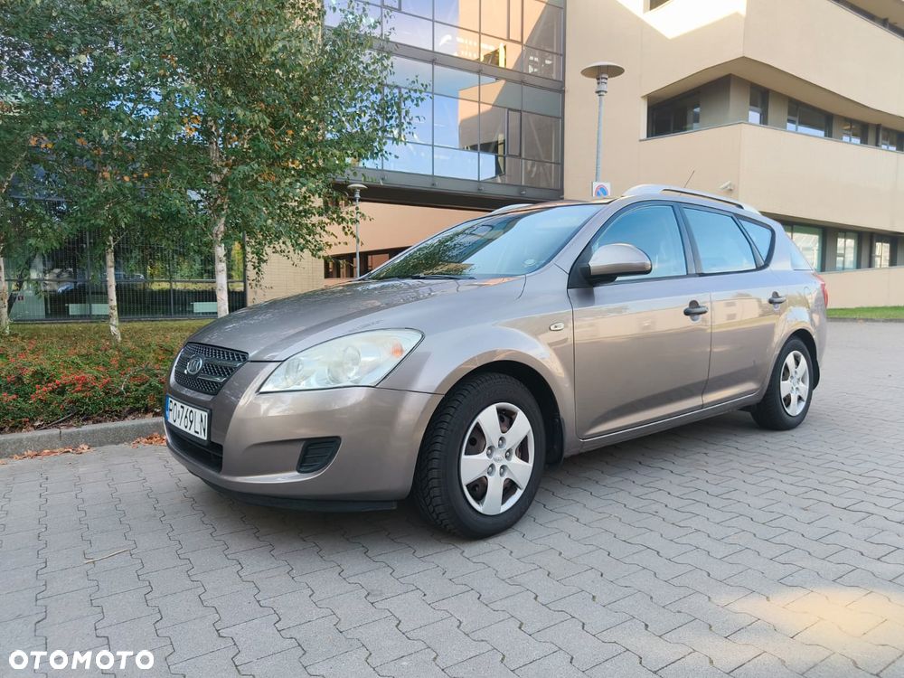 Kia Ceed - 6