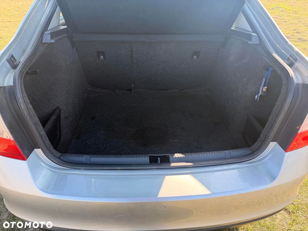 Skoda RAPID 1.6 TDI DPF Elegance - 10