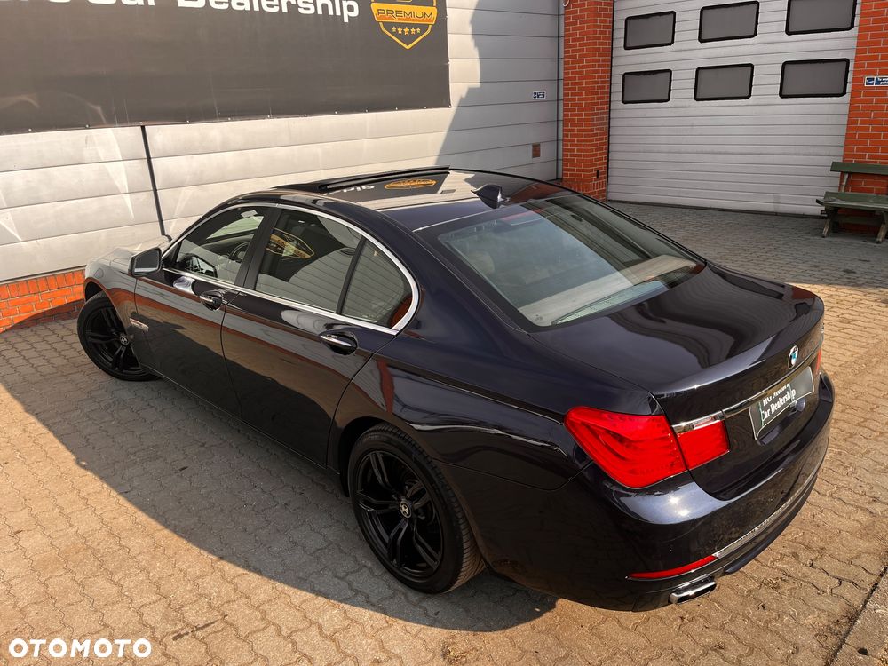 BMW Seria 7 750i xDrive - 10