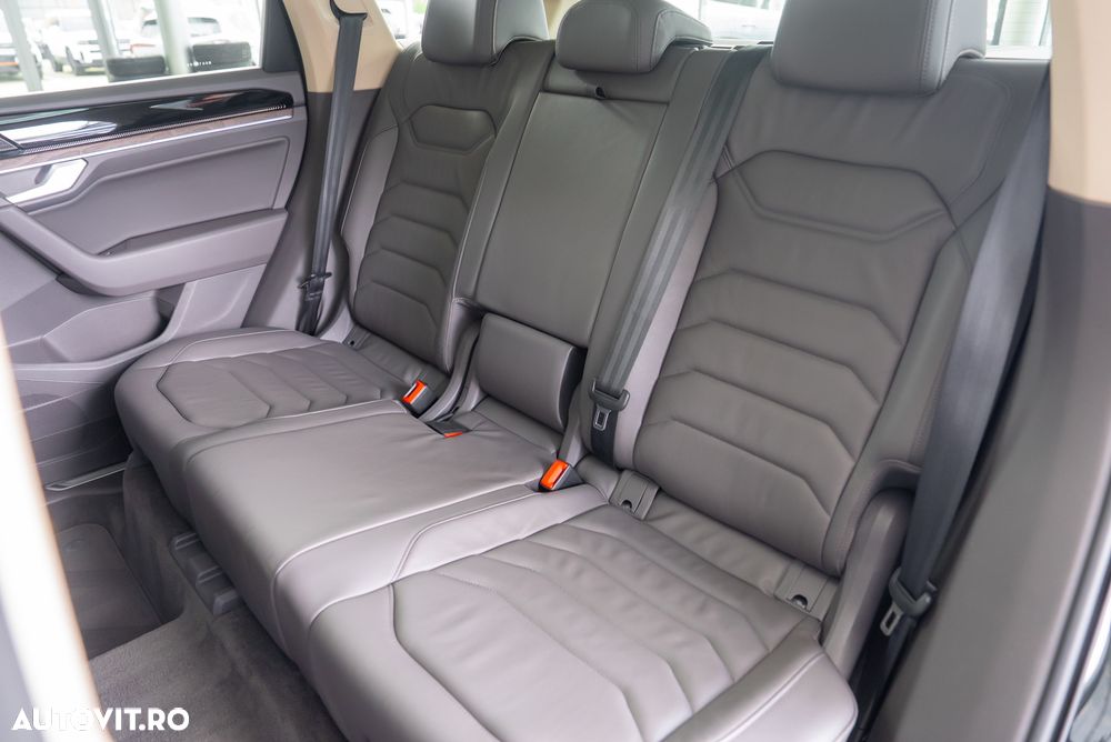 Volkswagen Touareg 3.0 V6 e-Hybrid 4Motion Aut. Elegance - 23