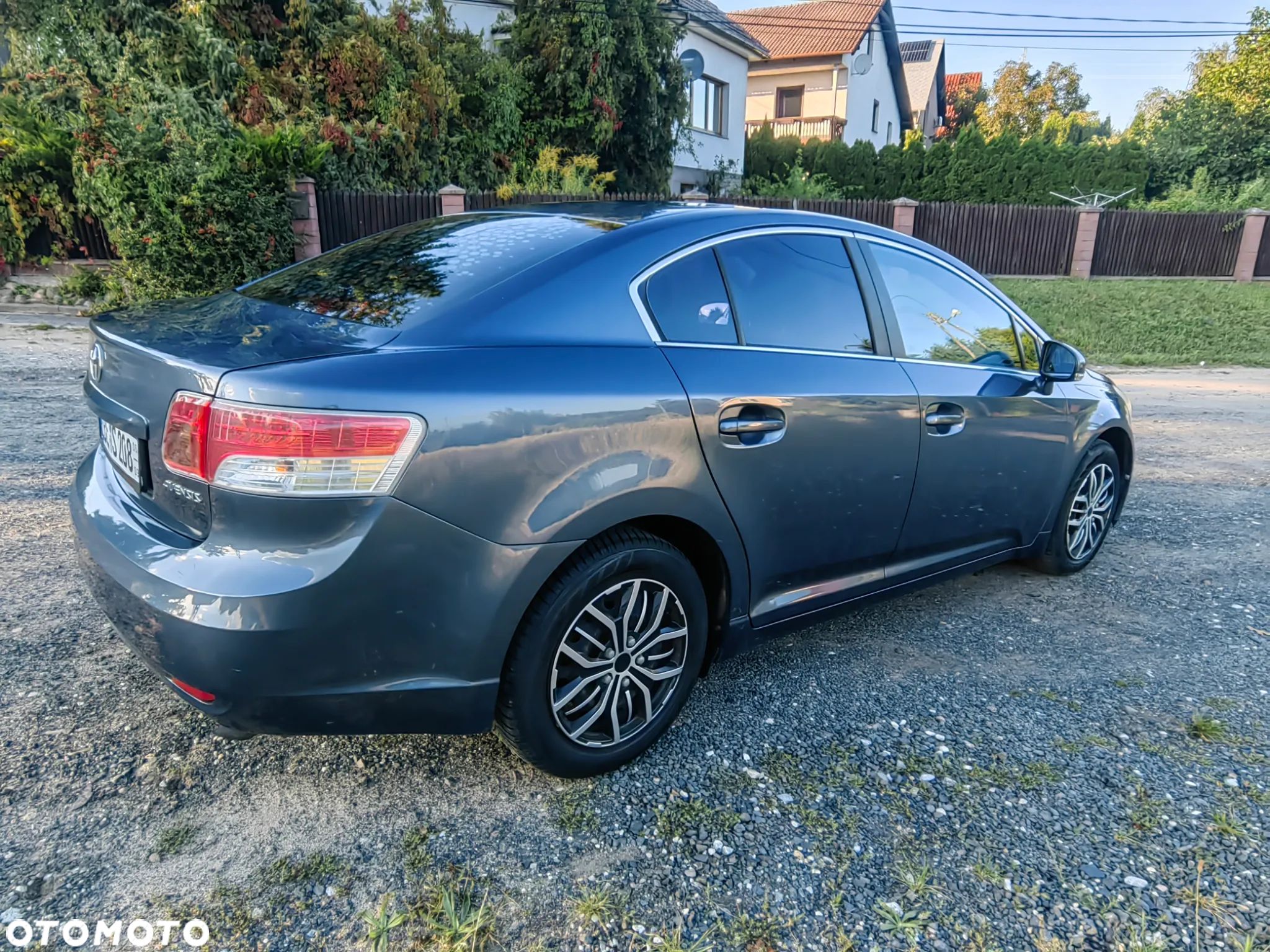 Toyota Avensis - 1