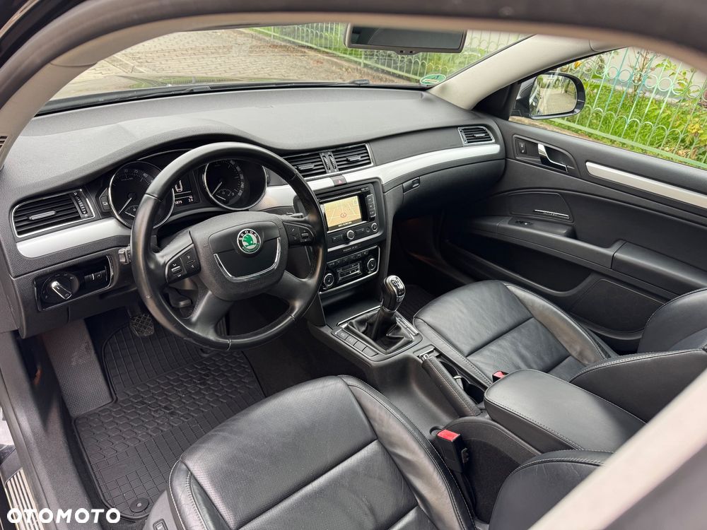 Skoda Superb Combi 2.0 TDI 4x4 Elegance - 8