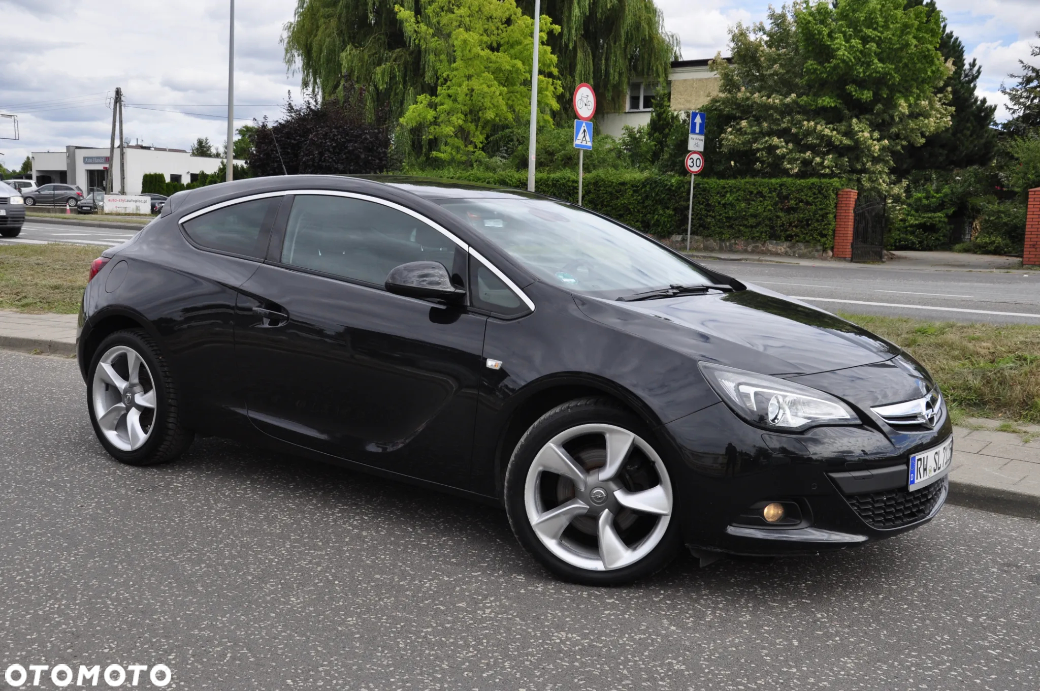 Opel Astra IV GTC 1.6 T Sport - 25