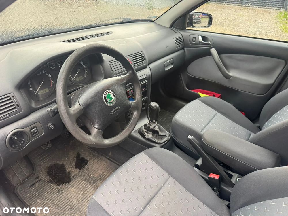 Skoda Octavia 1.6 Tour Business - 6
