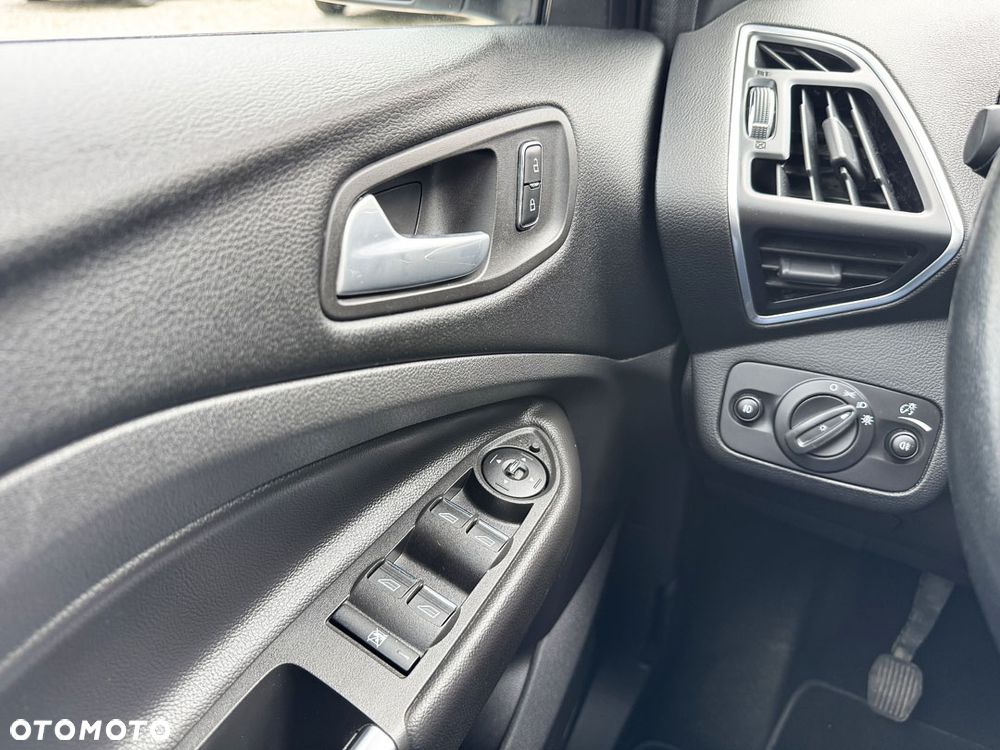 Ford Kuga 2.0 TDCi 4x4 Titanium - 24