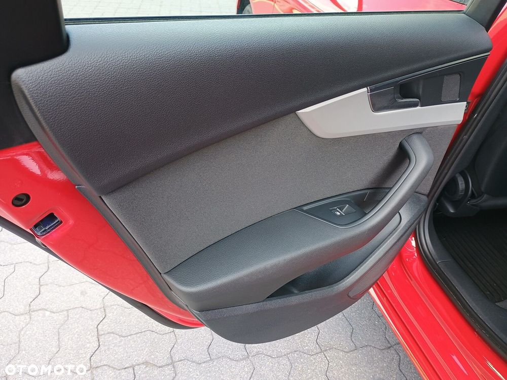 Audi A4 Limousine - 9