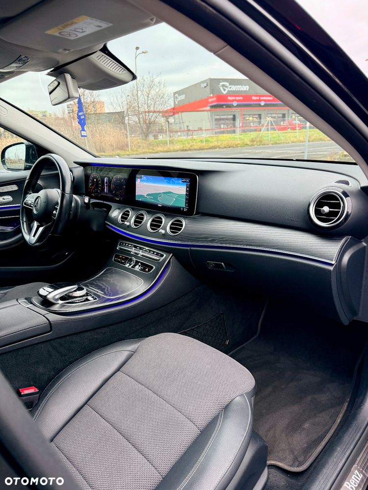 Mercedes-Benz Klasa E 220 d 9G-TRONIC Avantgarde - 32
