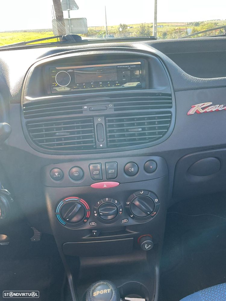 Fiat Punto 1.2 16V HLX - 21