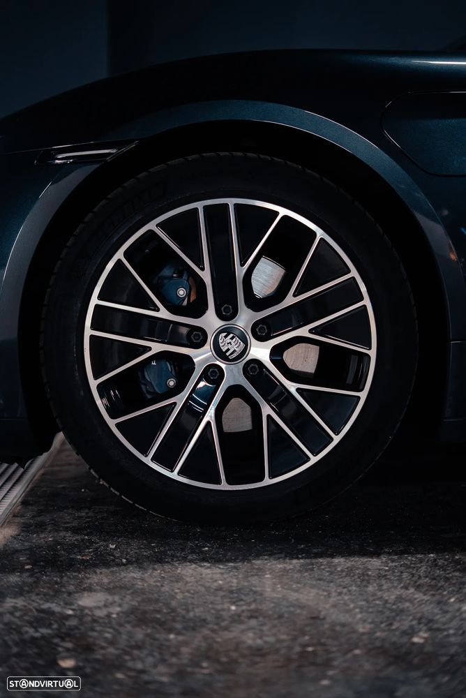 Porsche Taycan Sport Turismo - 4
