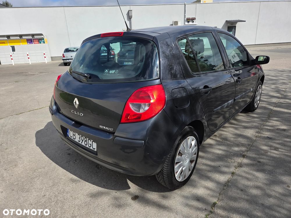 Renault Clio 1.2 16V Emotion - 3