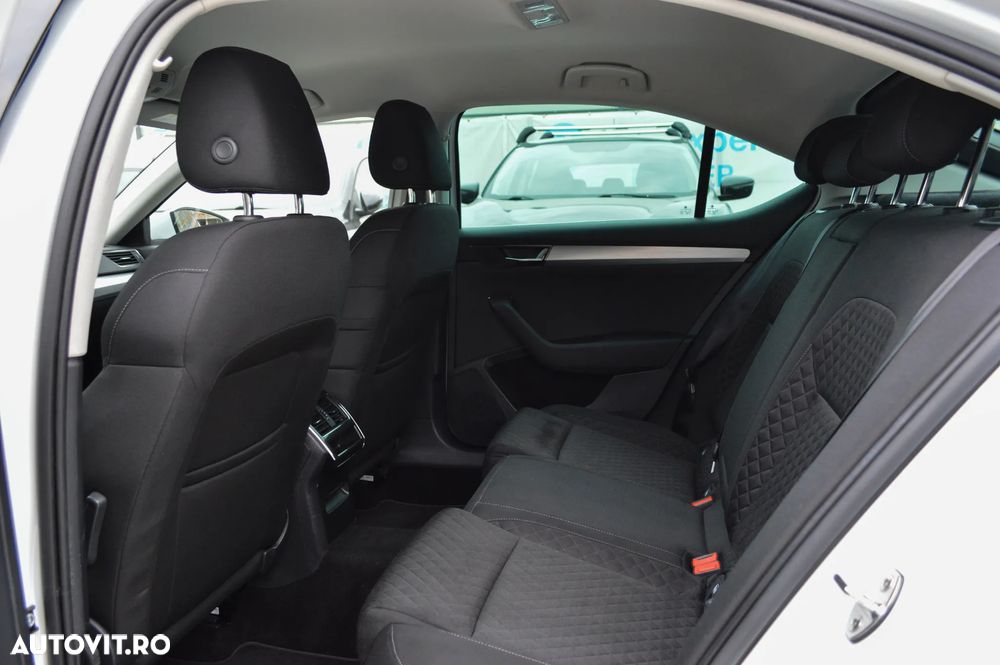 Skoda Superb 2.0 TDI DSG Essence - 18