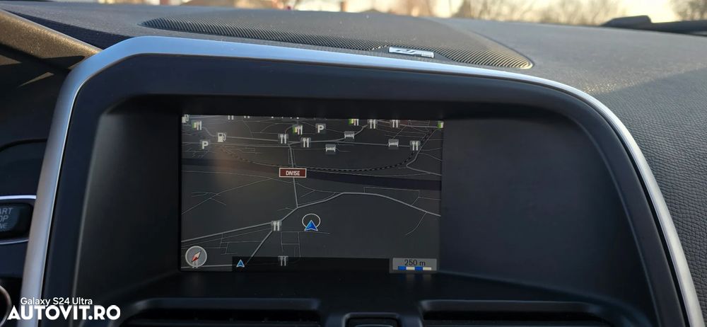 Volvo XC 60 D5 AWD Aut. RDesign - 11