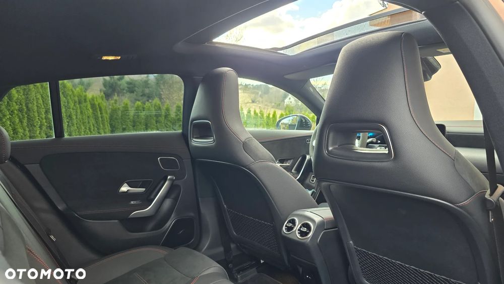 Mercedes-Benz CLA AMG 35 4-Matic 7G-DCT - 20