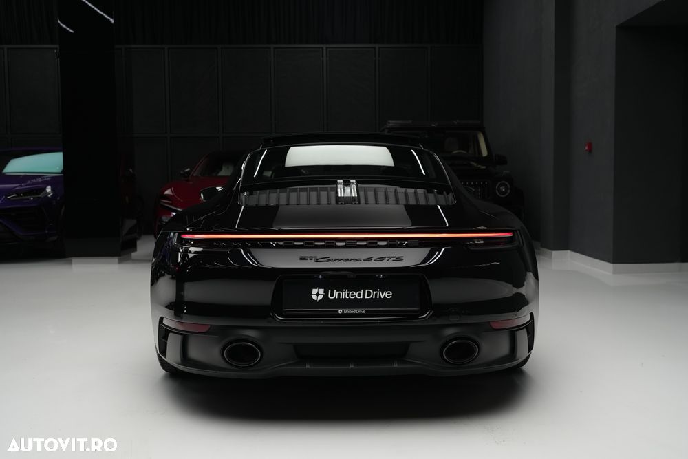 Porsche 911 Carrera 4 GTS PDK - 28