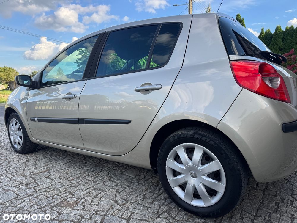 Renault Clio 1.6 16V Exception - 10